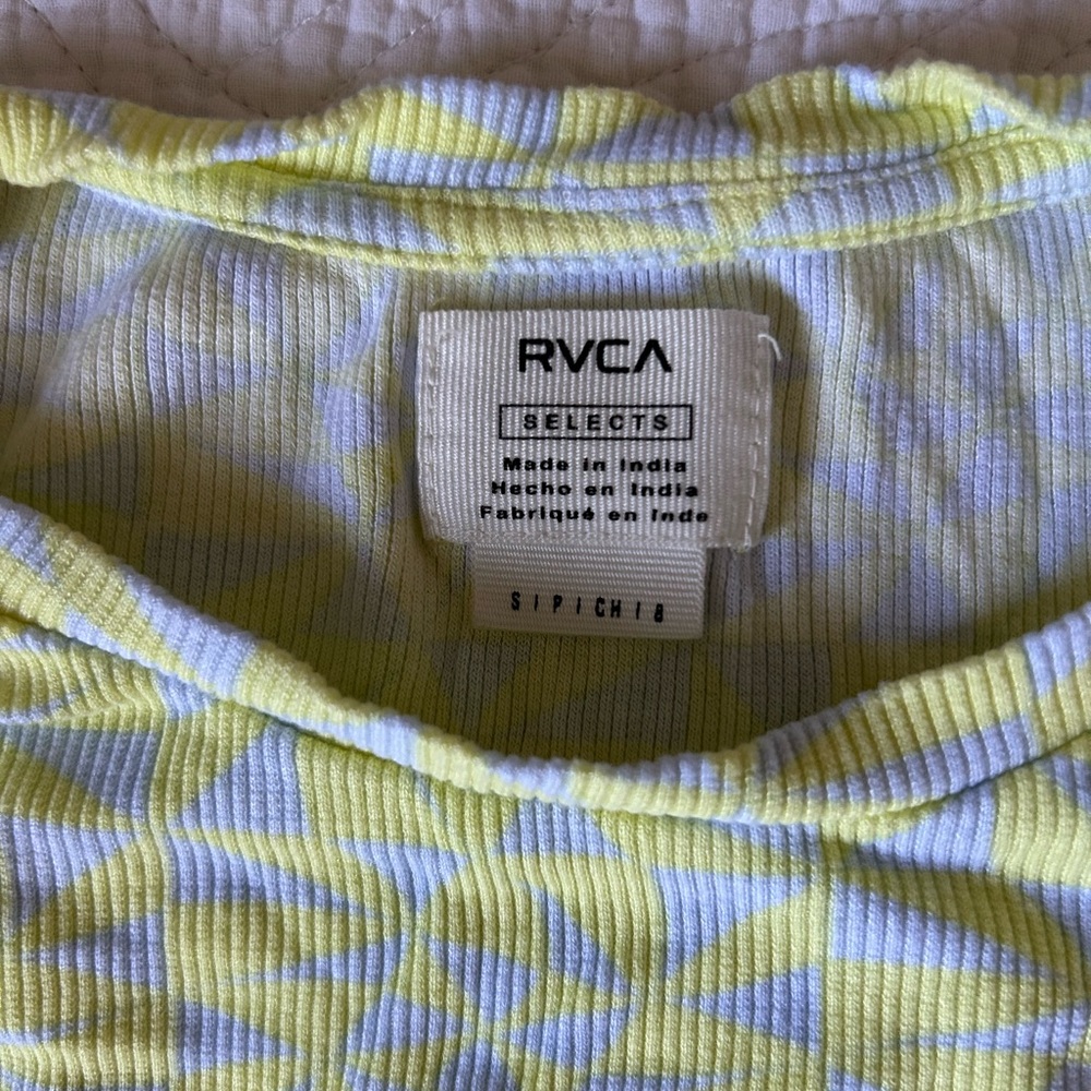 RVCA • Ribbed Geometric Crop Top - Picture 3 of 6